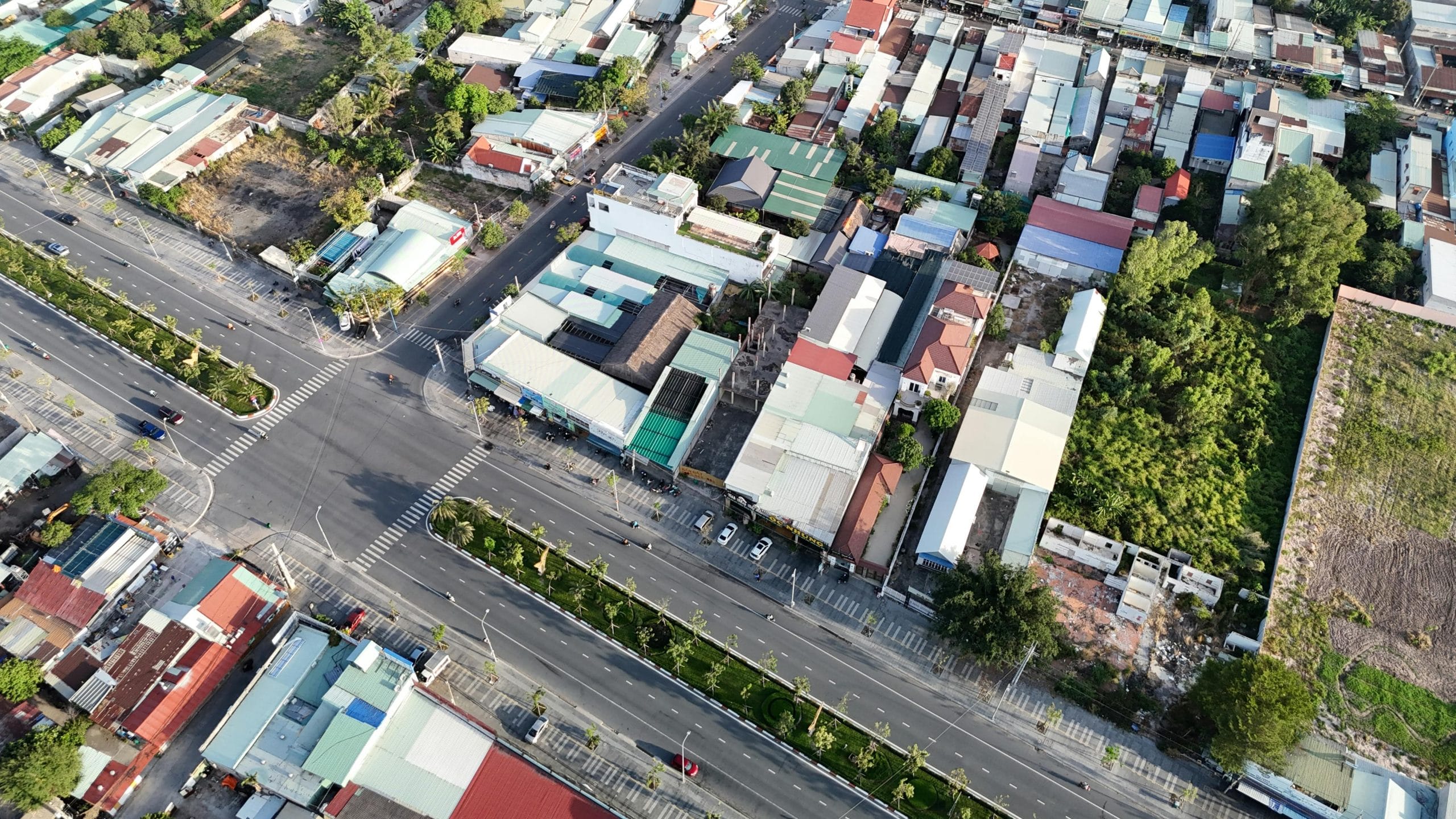 Hỏi Đáp Pháp Luật Online là đơn vị luật sư tranh tụng chuyên nghiệp tại Hà Nội. Với hơn 6 năm kinh nghiệm thực chiến, chúng tôi đã bảo vệ quyền lợi cho hàng trăm khách hàng trong các vụ tranh tụng hành chính, hình sự và dân sự tại Tòa án các cấp trên toàn quốc.